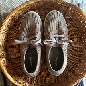 ALLBIRDS Mauve Tennis Shoe - Size 8